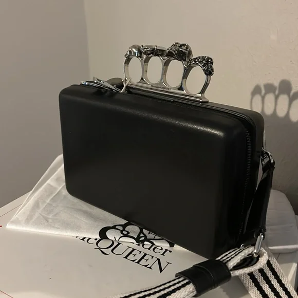 New authentic Alexander McQueen bag - Picture 5 of 11